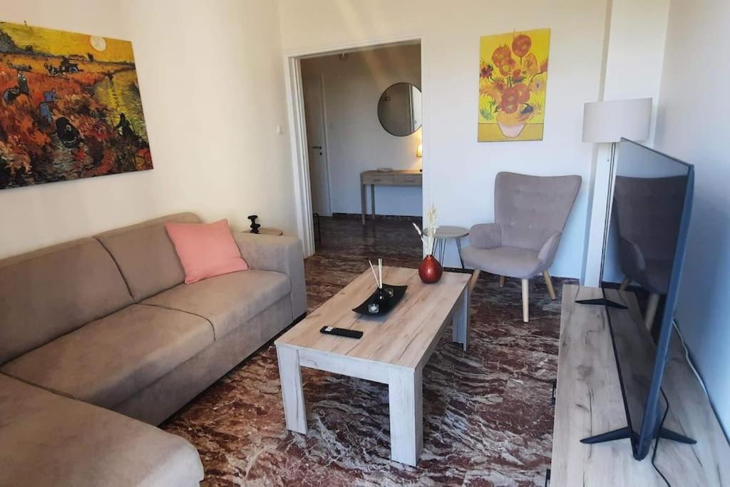 Comfort Apartment In The City Kalamáta Kültér fotó